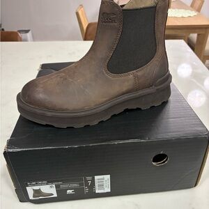 Sorel hi line boots size 7 womens